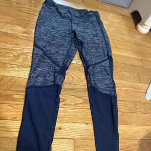 Size MEDIUM: Gray/Navy leggings w/mesh detail